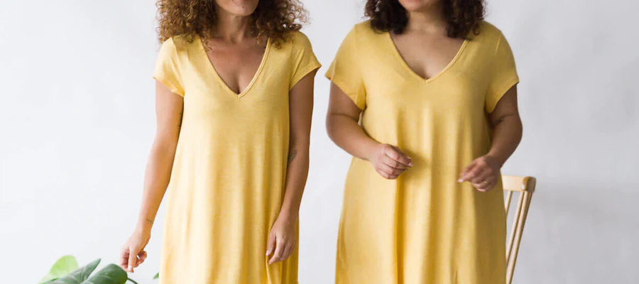 Como combinar um vestido amarelo